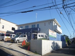 和泉町グループホーム外装が顔を出しました