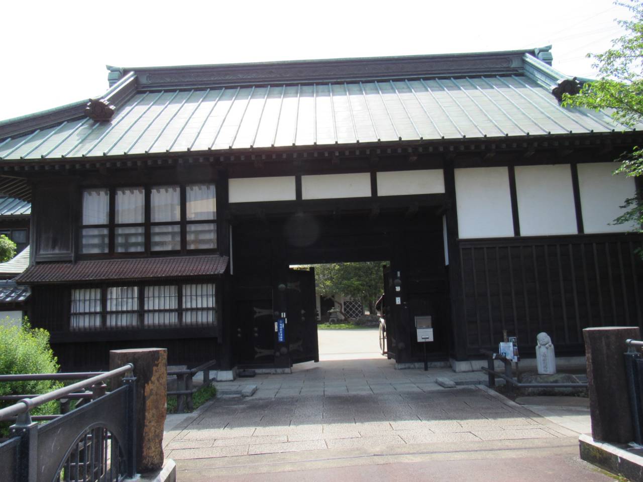 2階建て長屋門を訪ねて